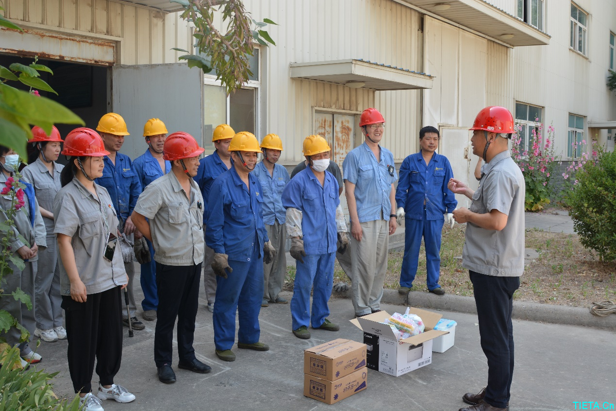 凝心聚力鼓干劲，丝丝清凉沁人心